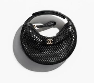 2fbf0f1ffaacef4d54a36c0388878fe9.jpg CHANEL Portable bag