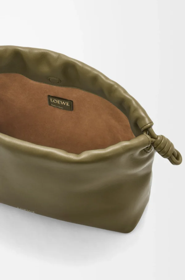 3ce0243be10e1cea9a645e9a6a95dcd8-scaled-1.webp Medium Flamenco purse in mellow nappa lambskin