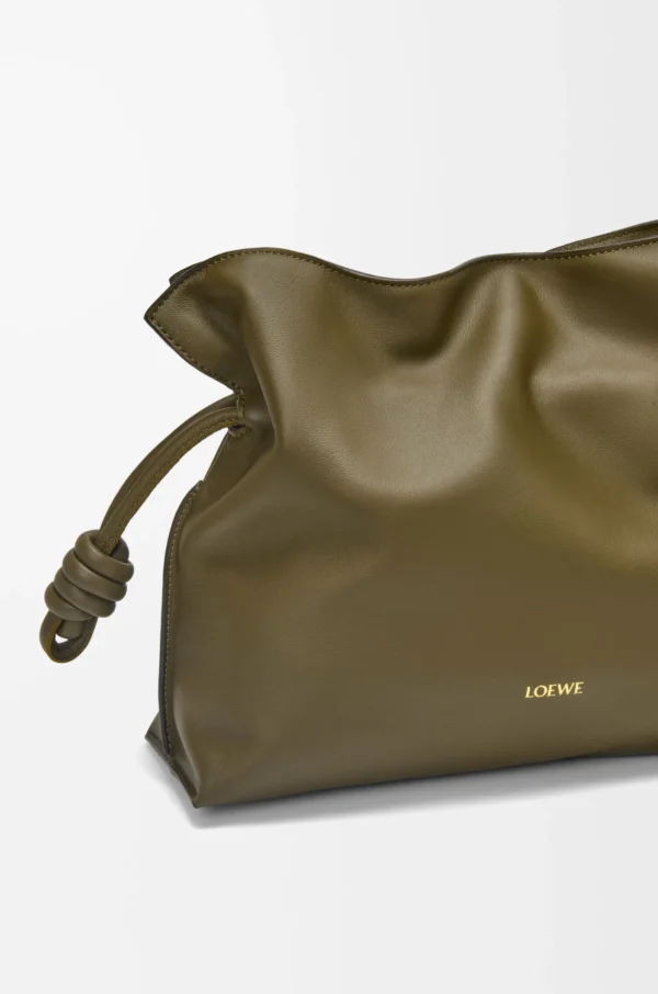 4a38e6f5b83c08daa5681a83ff25d2fb-scaled-1.webp Medium Flamenco clutch in nappa calfskin