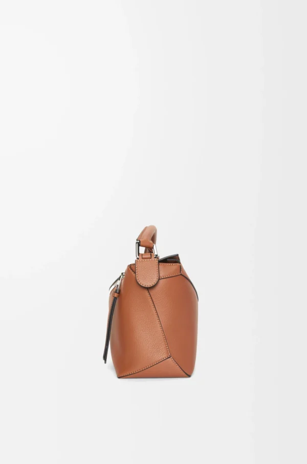 6defc4c788eb772e84c4b7ad26a7cf4a-scaled-1.webp Small Puzzle Edge bag in classic calfskin