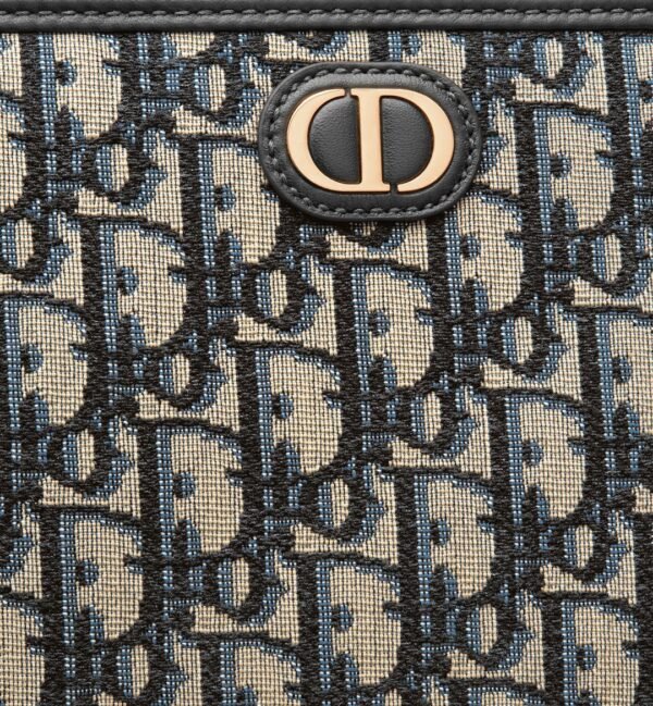 30 Montaigne Dea Pouch
