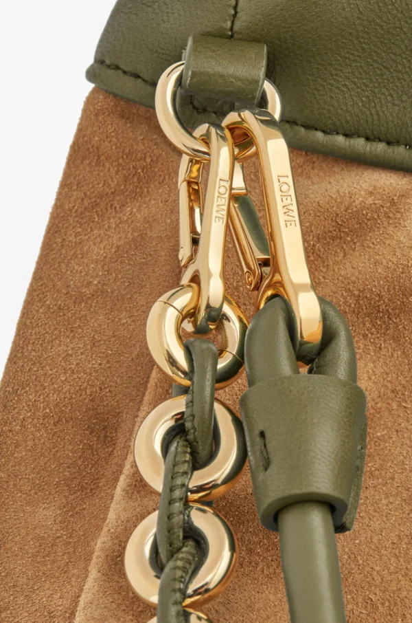 9ba8d3c5ec83531cc29d5b8c862dc668-scaled-1.webp Medium Flamenco purse in mellow nappa lambskin