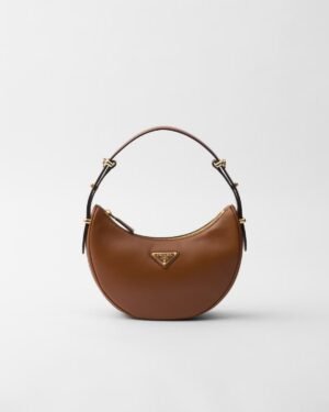 a103f1d3e455b0e9d2d09d1fd0ff6c1b.jpg Prada Arqué small leather shoulder bag