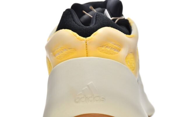 adidas_yeezy_700_v3_mono_safflower_hp5425_179E4FE40DE19.jpg adidas Yeezy 700 V3 Mono Safflower HP5425