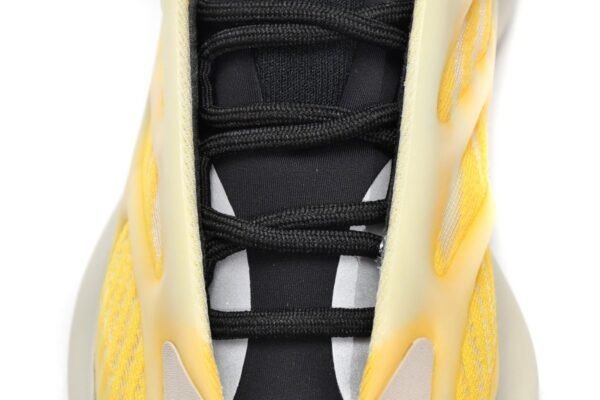 adidas_yeezy_700_v3_mono_safflower_hp5425_179E4FE57321F.jpg adidas Yeezy 700 V3 Mono Safflower HP5425