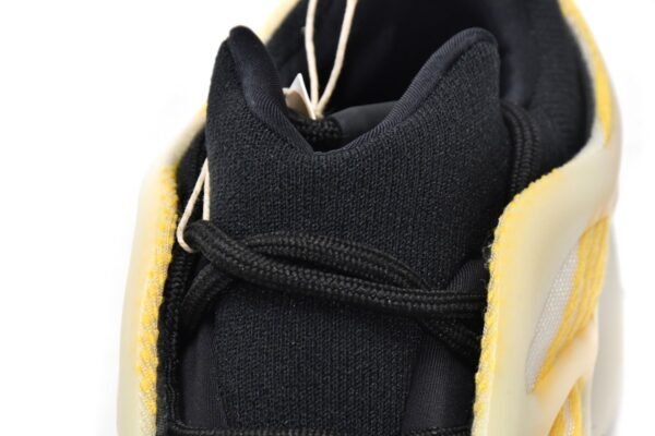 adidas_yeezy_700_v3_mono_safflower_hp5425_179E4FE58B011.jpg adidas Yeezy 700 V3 Mono Safflower HP5425