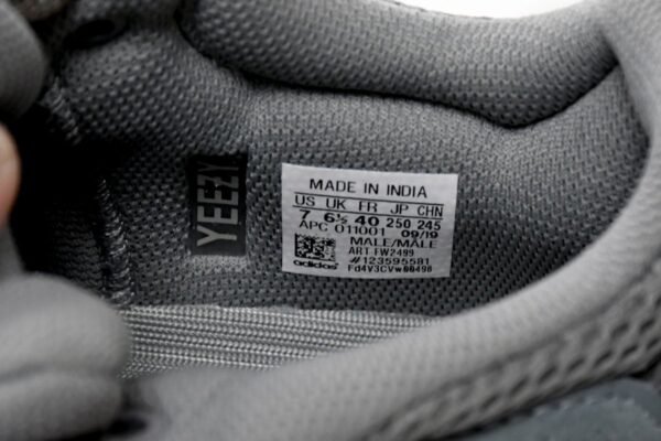 adidas_yeezy_boost_700_teal_blue_fw2499_184A90CA81C17.jpg adidas Yeezy Boost 700 Teal Blue FW2499