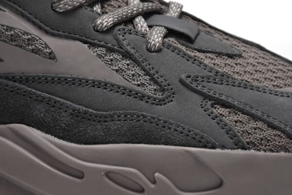 adidas Yeezy Boost 700 V2 Enflame Amber Mauve GZ0724