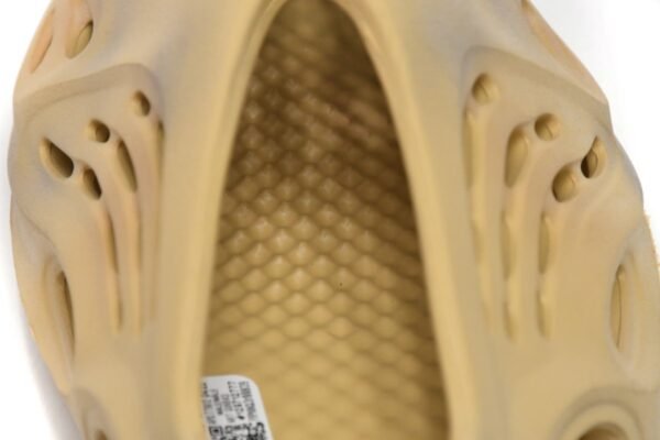 adidas_yeezy_foam_runner_desert_sand_gv6843_1834F5E126B18.jpg adidas Yeezy Foam Runner Desert Sand GV6843