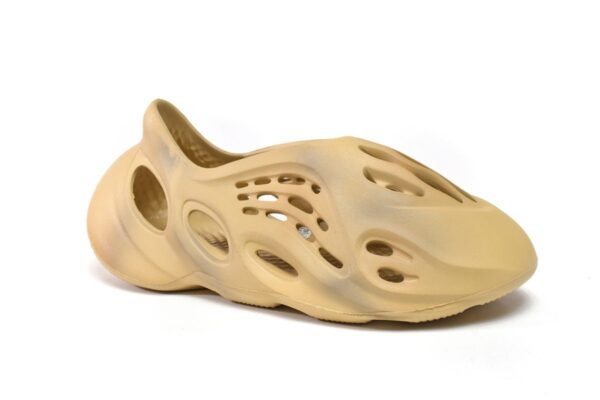 adidas_yeezy_foam_runner_desert_sand_gv6843_1834F5E13271D.jpg adidas Yeezy Foam Runner Desert Sand GV6843