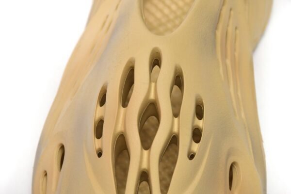 adidas_yeezy_foam_runner_desert_sand_gv6843_1834F5E161A1F.jpg adidas Yeezy Foam Runner Desert Sand GV6843