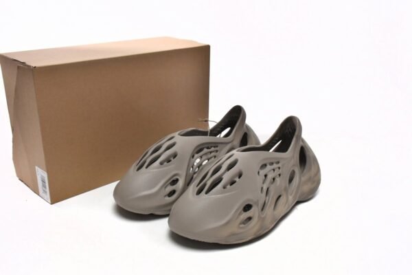 adidas_yeezy_foam_runner_stone_sage_gx4472__179187582F716.jpg adidas Yeezy Foam Runner Stone Sage GX4472