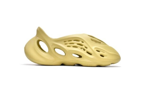 adidas_yeezy_foam_runner_sulfur_gv6775_1791871C6C114.jpg adidas Yeezy Foam Runner Sulfur GV6775