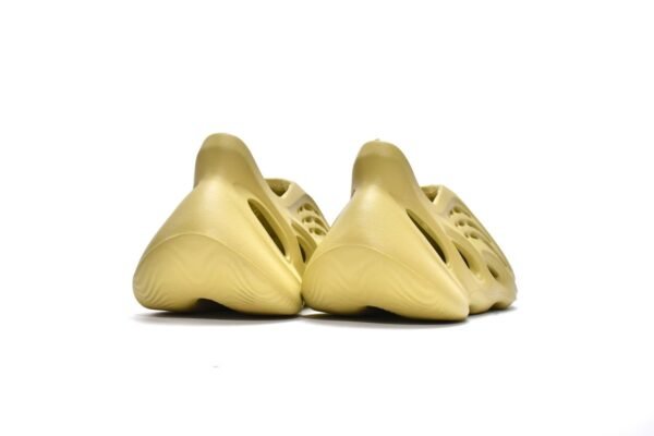 adidas_yeezy_foam_runner_sulfur_gv6775_1791871C77810.jpg adidas Yeezy Foam Runner Sulfur GV6775