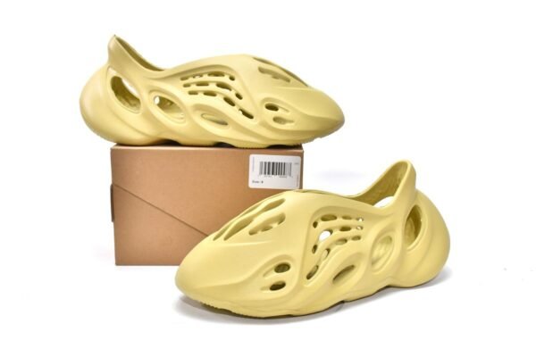 adidas_yeezy_foam_runner_sulfur_gv6775_1791871CE8F12.jpg adidas Yeezy Foam Runner Sulfur GV6775