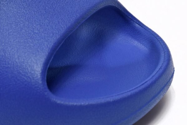 adidas_yeezy_slide_azure_id4133_179A2AA1D5C12.jpg adidas Yeezy Slide Azure ID4133