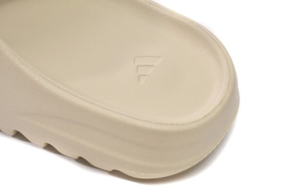 Dope sneakers adidas Yeezy Slide Reps Bone FZ5897