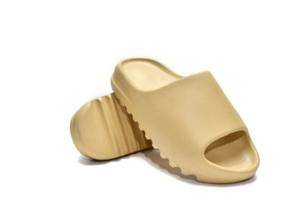 adidas_yeezy_slide_dessan_fw6344__179A2F194B312.jpg adidas Yeezy Slide Reps DESSAN FW6344
