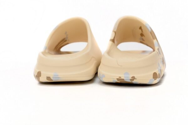 adidas_yeezy_slide_enflame_oil_painting_ink_yellow_fz5899_18A1009102D1B.jpg adidas Yeezy Slide Enflame Oil Painting White Yellow GW1932