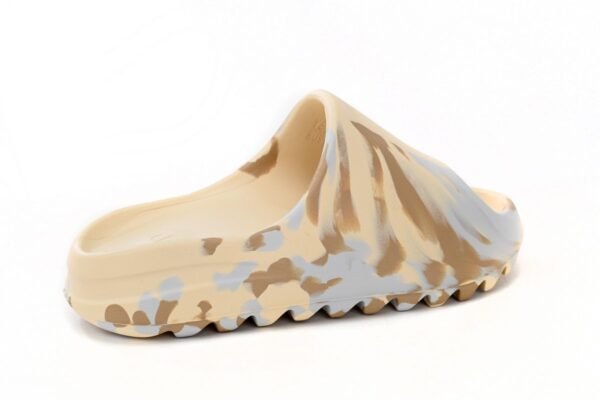 adidas_yeezy_slide_enflame_oil_painting_ink_yellow_fz5899_18A1009106B1C.jpg adidas Yeezy Slide Enflame Oil Painting White Yellow GW1932