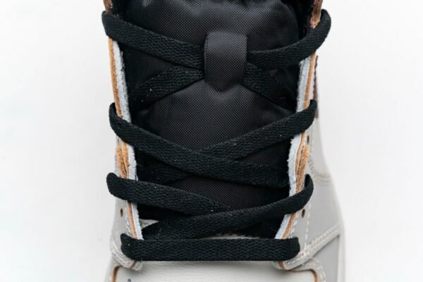 air_jordan_1_retro_high_og_defiant_sb_nyc_to_paris_cd6578_006_1789B2439FF1D.jpg Air Jordan 1 Retro High OG Defiant SB NYC to Paris CD6578-006