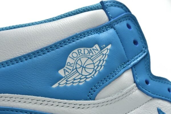 Air Jordan 1 Retro UNC 555088-117