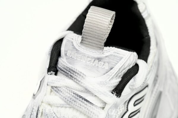 Balenciaga 10 XL White and Black 784342 W2MV2 9110
