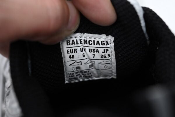 balenciaga_3xl_white_grey_542229_w1rb5_2801_1885FF8442F17.jpg Balenciaga 3XL White Grey 542229 W1RB5 2801
