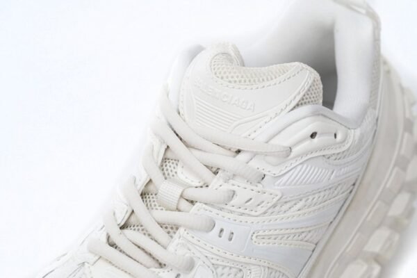 balenciaga_defender_all_white_685611_w1rb3_1201_1838C22E1CD12.jpg Balenciaga Defender All White 685611 W1RB3 1201