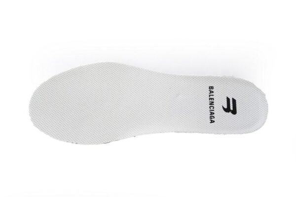 balenciaga_defender_all_white_685611_w1rb3_1201_1838C22EE621B.jpg Balenciaga Defender All White 685611 W1RB3 1201