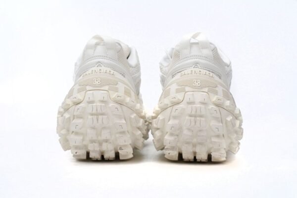 balenciaga_defender_all_white_685611_w1rb3_1201_1838C22EEE412.jpg Balenciaga Defender All White 685611 W1RB3 1201