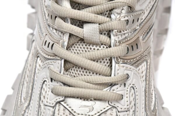 balenciaga_defender_beige_685611_w2ra6_9700_1838C0BDAF21C.jpg Balenciaga Defender Beige 685611 W2RA6 9700