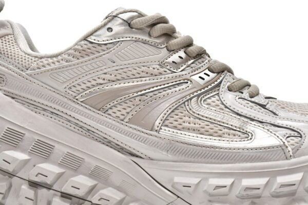 balenciaga_defender_beige_685611_w2ra6_9700_1838C0BF30316.jpg Balenciaga Defender Beige 685611 W2RA6 9700