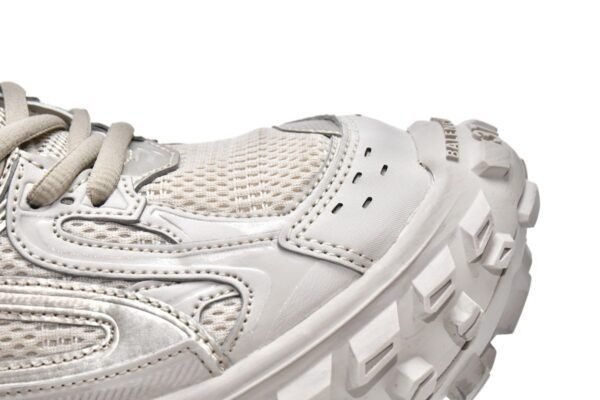 balenciaga_defender_beige_685611_w2ra6_9700_1838C0BFAB31A.jpg Balenciaga Defender Beige 685611 W2RA6 9700
