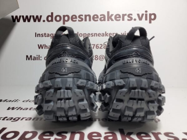 balenciaga_defender_black_685613_w2ra6_1000_1976BC6827416-scaled-1.jpg Balenciaga Defender Black 685613 W2RA6 1000