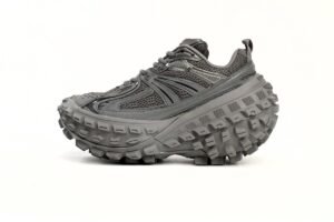 Balenciaga Defender Black Gray 685611 W2RA6 3000