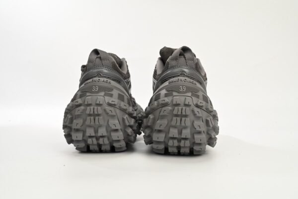balenciaga_defender_black_gray_685611_w2ra6_3000__1940C3733D717.jpg Balenciaga Defender Black Gray 685611 W2RA6 3000