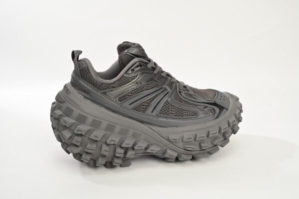 balenciaga_defender_black_gray_685611_w2ra6_3000__1940C3737B211.jpg Balenciaga Defender Black Gray 685611 W2RA6 3000