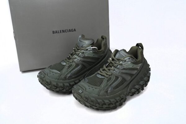 balenciaga_defender_blackish_green_685611_w2ra6_3000_1838C19181E1E.jpg Balenciaga Defender Blackish Green 685611 W2RA6 3000