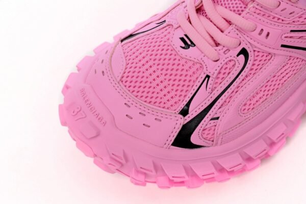 Balenciaga Defender Pink 685611 W2RAA 5000