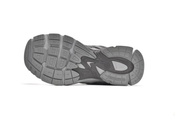 Balenciaga Phantom Sneaker Grey 679339 W2E91 1715