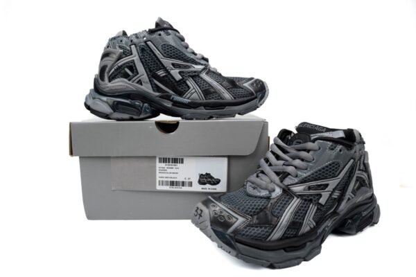 balenciaga_runner_all_black_gray_677402_w3rb2_1515_1AA18FC8EC213.jpg Balenciaga Runner All Black Gray 677402 W3RB2 1515