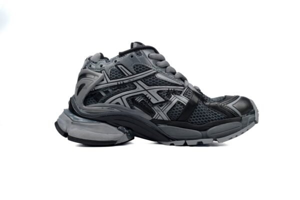 balenciaga_runner_all_black_gray_677402_w3rb2_1515_1AA18FC8FCD1D.jpg Balenciaga Runner All Black Gray 677402 W3RB2 1515