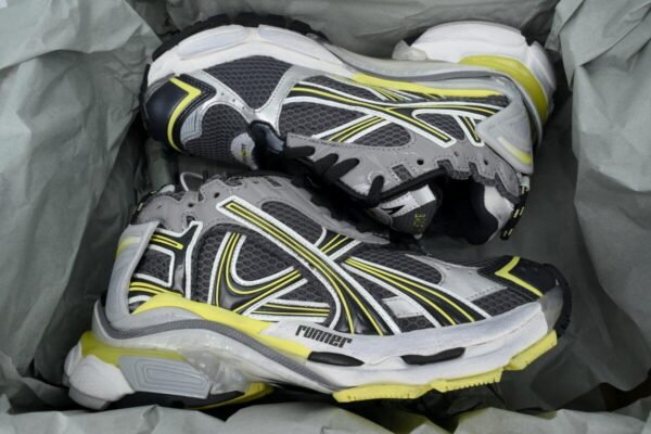 balenciaga_runner_sneaker_grey_black_yellow_772767_w3rmu_1279_1CC8572B44512.jpg Balenciaga Runner Sneaker Grey Black Yellow 772767 W3RMU 1279
