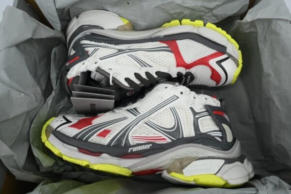 balenciaga_runner_sneaker_white_gray_black_772767_w3rny_0509_1CC85316D4810.jpg Balenciaga Runner Sneaker White Gray Black 772767 W3RNY 0509