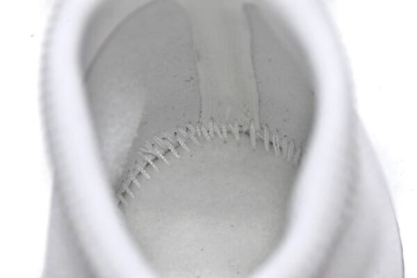 balenciaga_speed_trainer_white_1_184E73CE00212.jpg Balenciaga Speed Trainer White 1