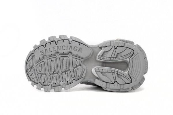 balenciaga_track_bright_silver_542436_w2fs3_8100_1ABF3D602C017.jpg Balenciaga Track Bright Silver 542436 W2FS3 8100