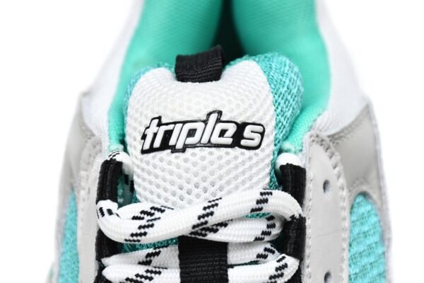 balenciaga_triple_s_mint_green_524039_w09e1_9878_179053A506A13.jpg Balenciaga Triple S Mint Green 524039 W09E1 9878
