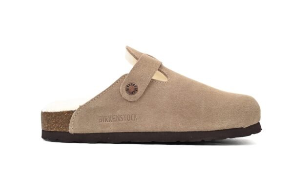 birkenstock_boston_shearling_coin_suede_stone_6745673_19B8396F8FB17-scaled-1.jpg Birkenstock Boston Shearling Coin Suede Stone 6745673