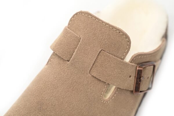 birkenstock_boston_shearling_coin_suede_stone_6745673_19B839808FB1C-scaled-1.jpg Birkenstock Boston Shearling Coin Suede Stone 6745673